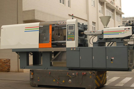 如何清洗伺服節(jié)能注塑機(jī)螺桿？清洗方法分享！